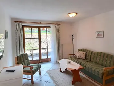 Ein Sitzbereich in der Unterkunft Ferienwohnung in Bayrischzell