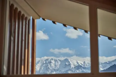 Ein allgemeiner Bergblick oder ein Berglick von der Ferienwohnung aus