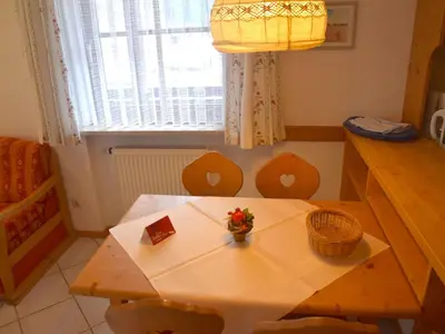 Ein Sitzbereich in der Unterkunft Ferienwohnung in den Bayerischen Alpen