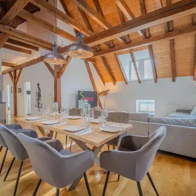 LUXOMES - Tropical & Streetart Style - Old Town Apartments - Central Ingolstadt