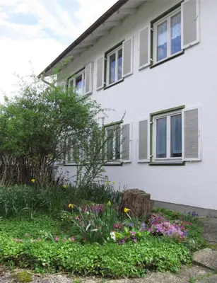 Ein Garten an der Unterkunft Ferienwohnung Bluhm