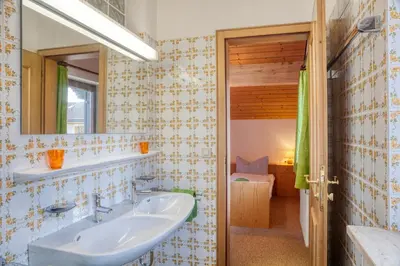 Ein Badezimmer in der Unterkunft Ruhige Ferienwohnung Partenkirchen 2