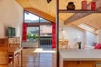 TV/Unterhaltungsangebot in der Unterkunft Ruhige Ferienwohnung Partenkirchen 2