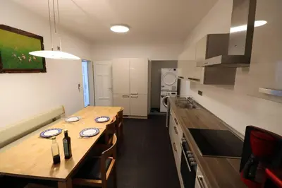 Küche/Küchenzeile in der Unterkunft Altbautraum am Gärtnerplatz 120 m2