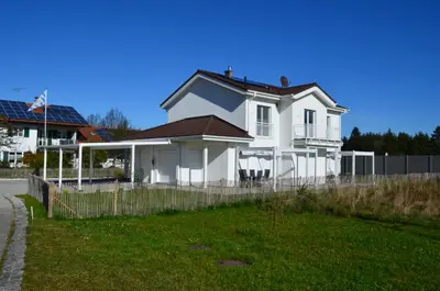 Das Gebäude in dem sich die Ferienwohnung befindet