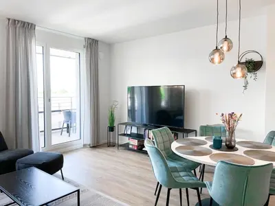 TV/Unterhaltungsangebot in der Unterkunft UNiQE- 6 pers - design apartment - fair - SKY-TV - parking
