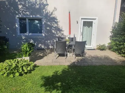 Ein Garten an der Unterkunft Ferienwohnung BaMBi