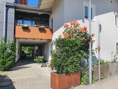 Ein Garten an der Unterkunft Ferienwohnung BaMBi
