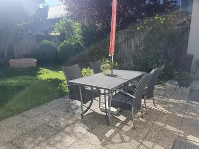 Ein Garten an der Unterkunft Ferienwohnung BaMBi