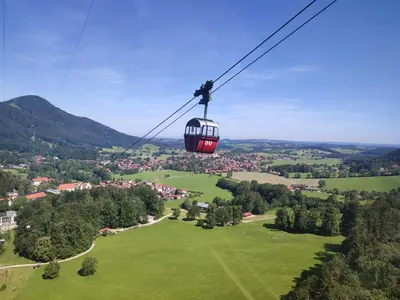 Ein allgemeiner Bergblick oder ein Berglick von der Ferienwohnung aus