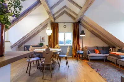 Ein Sitzbereich in der Unterkunft Ferienwohnung DAS SCHELLENWIES in Murnau