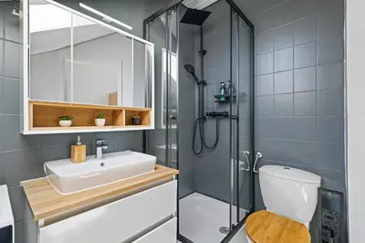 Ein Badezimmer in der Unterkunft cruwzo I Maisonette - Netflix - Parking - near Audi