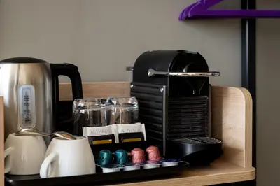 Kaffee-/Teezubehör in der Unterkunft Premier Inn München City Schwabing