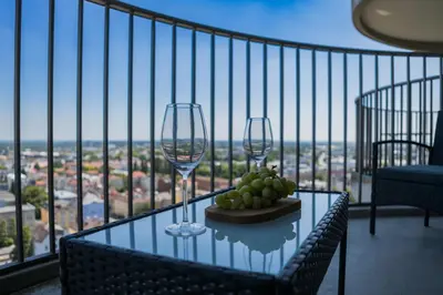 Ein Balkon oder eine Terrasse in der Unterkunft Fresh apartment - 20th floor - Netflix - Center