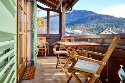Ein allgemeiner Bergblick oder ein Berglick von der Ferienwohnung aus