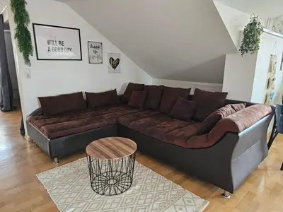 Ein Sitzbereich in der Unterkunft Ferienwohnung nähe Chiemsee (30 Min.)