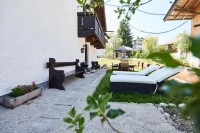 Ein Garten an der Unterkunft Ferienwohnung Hubert