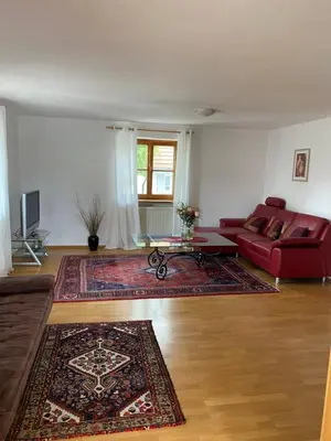 Ein Sitzbereich in der Unterkunft Nabo Ferienwohnung Lechbruck