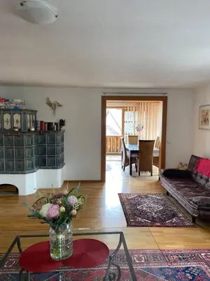 Ein Sitzbereich in der Unterkunft Nabo Ferienwohnung Lechbruck