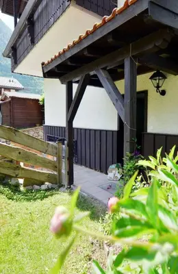 Ein Garten an der Unterkunft Ferienwohnung Ivanka mit Garten