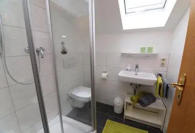 Ein Badezimmer in der Unterkunft Gästehaus Café Habersetzer