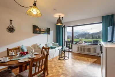 Ein allgemeiner Bergblick oder ein Berglick von der Ferienwohnung aus