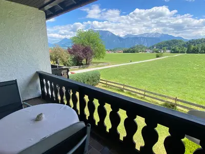 Ein allgemeiner Bergblick oder ein Berglick von der Ferienwohnung aus