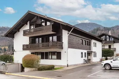 Ein allgemeiner Bergblick oder ein Berglick von der Ferienwohnung aus