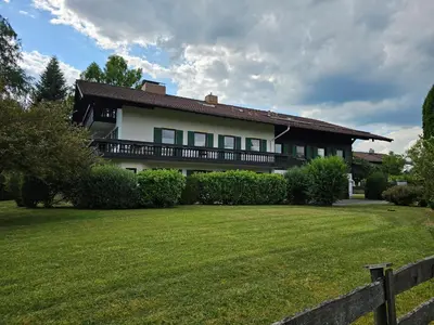 Ein Garten an der Unterkunft Ferienwohnung Messinger
