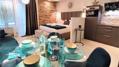 Küche/Küchenzeile in der Unterkunft HOMELY STAY Studio P1 - Elegant Self-Check-in Studio-Apartment in Munich -with Kitchen and Washing Machine