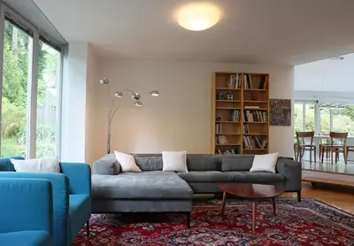 Ein Sitzbereich in der Unterkunft 25 Min to the Center - 220 m2 Artist's House Villa South of Munich