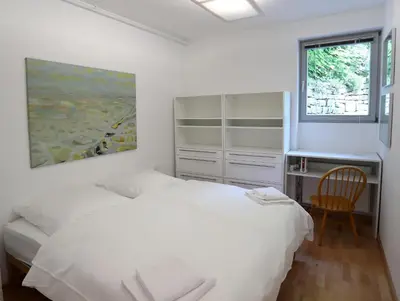 Ein Bett oder Betten in einem Zimmer der Unterkunft 25 Min to the Center - 220 m2 Artist's House Villa South of Munich
