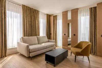 Ein Sitzbereich in der Unterkunft Munich Marriott Hotel City West
