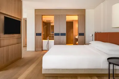 Ein Bett oder Betten in einem Zimmer der Unterkunft Munich Marriott Hotel City West