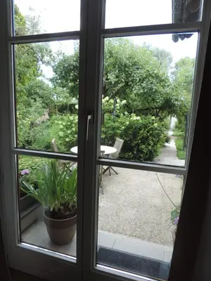 Ein Garten an der Unterkunft Ferienwohnung-Geltendorf Nähe Ammersee