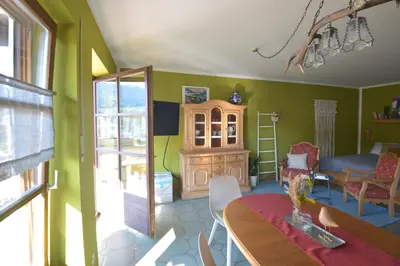 Ein Sitzbereich in der Unterkunft Kandinsky Apartment