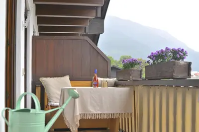 Ein allgemeiner Bergblick oder ein Berglick von der Ferienwohnung aus