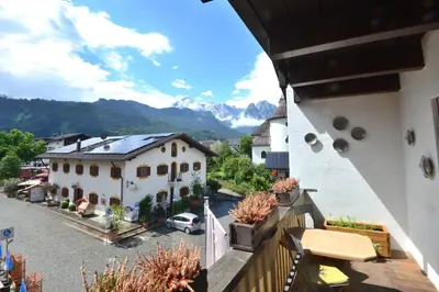 Ein allgemeiner Bergblick oder ein Berglick von der Ferienwohnung aus