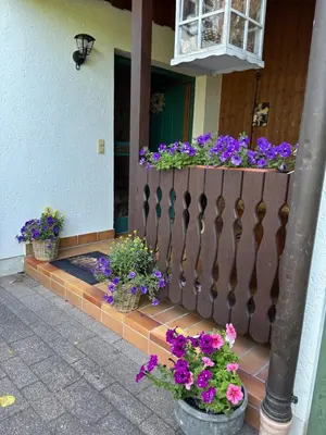 Ein Garten an der Unterkunft Zimmer zum Wohlfühlen
