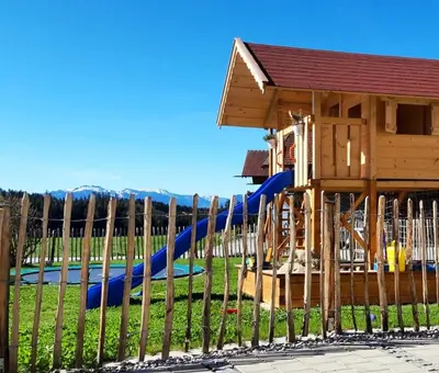 Ein Kinderspielbereich in der Unterkunft Huberhof Hinzing Ferienbauernhof