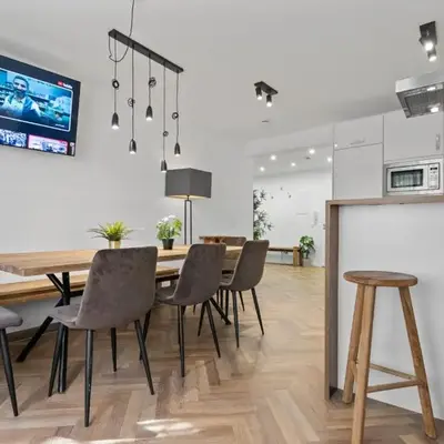 Flatista Homes - Central Station - 4 BR