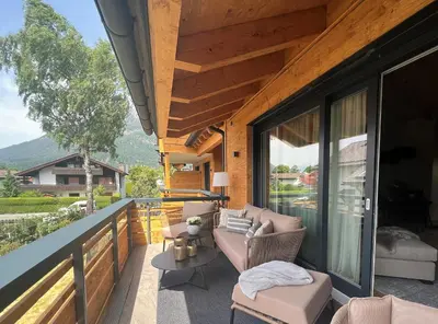 Ein allgemeiner Bergblick oder ein Berglick von der Ferienwohnung aus