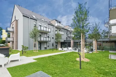 Das Gebäude in dem sich das Aparthotel befindet