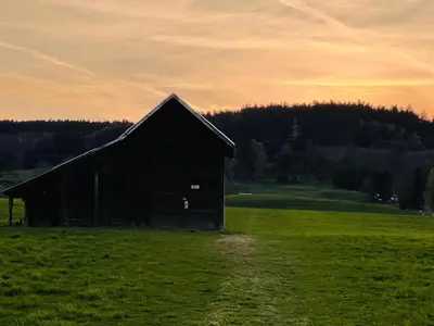Blick auf den Sonnenuntergang/Sonnenaufgang von der Ferienwohnung aus oder aus der Nähe
