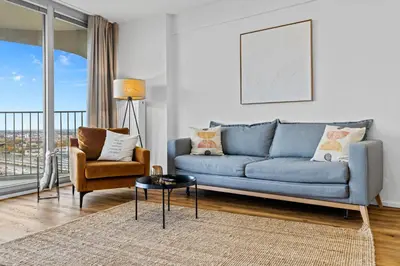 Ein Sitzbereich in der Unterkunft ma suite -NEW-23Floor-FantasticView-Center