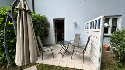 Ein Garten an der Unterkunft Ferienwohnung in Oberschondorf mit Terasse