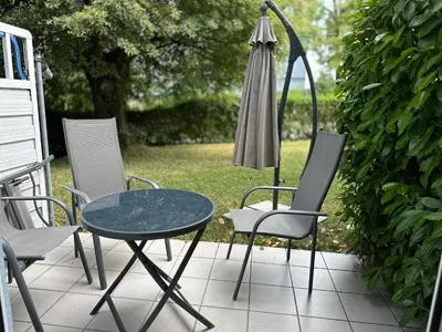 Ein Garten an der Unterkunft Ferienwohnung in Oberschondorf mit Terasse