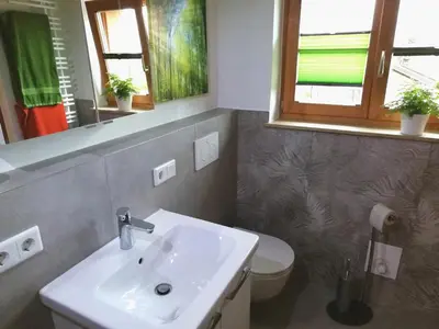 Ein Badezimmer in der Unterkunft Haus Waldblick