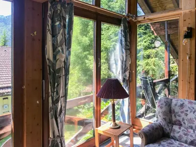 Ein Garten an der Unterkunft Ammergauer Ferienidyll
