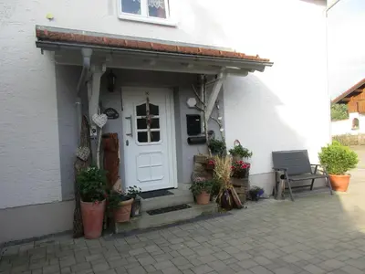 Das Gebäude in dem sich die Ferienwohnung befindet